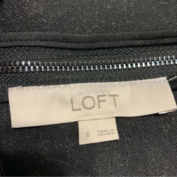 LOFT Black & Gray Embossed Floral Skater Dress Size 6 #895 - Picture 3 of 7